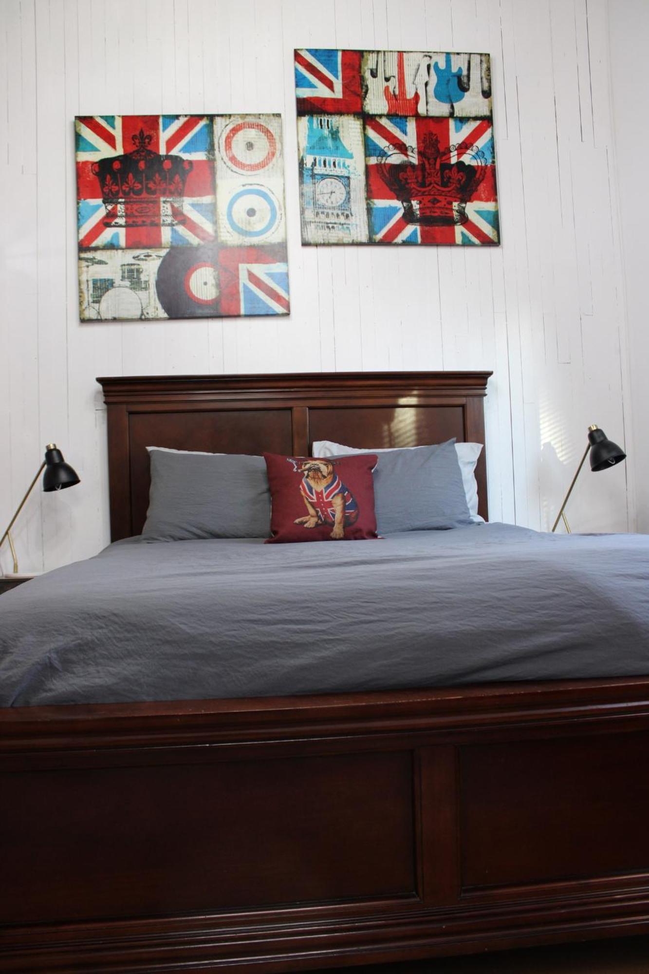 Private Bright Modern Studio! Queen Bed ! Victoria Eksteriør bilde